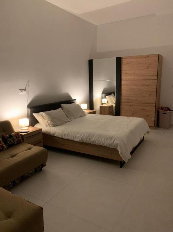 Appartement CHEZ RIMA // Studio très chaleureux F1 // Très bien situé à Dakar Extérieur photo